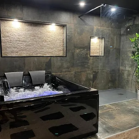 & Exotic - Balneo - Sauna - Parking Apartment