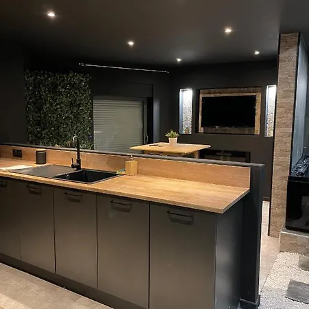 Lejlighed & Exotic - Balneo - Sauna - Parking *