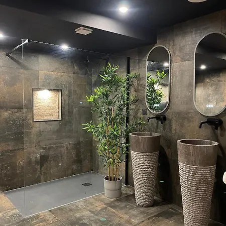 & Exotic - Balneo - Sauna - Parking Apartment