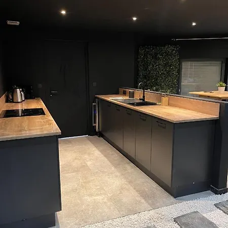 & Exotic - Balneo - Sauna - Parking Apartment