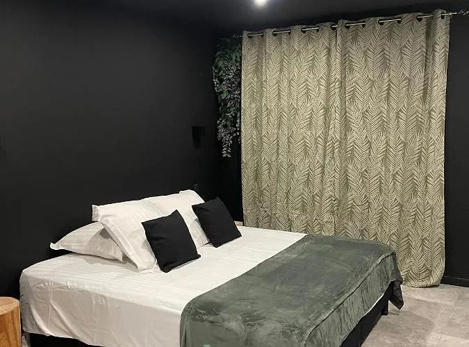 & Exotic - Balneo - Sauna - Parking *