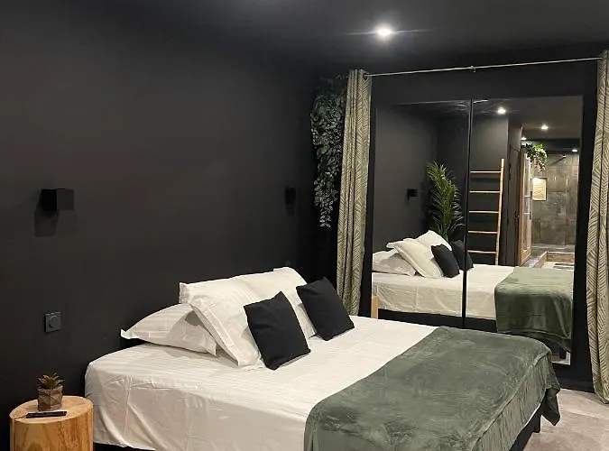 & Exotic - Balneo - Sauna - Parking *